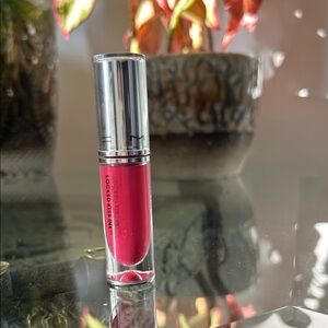 MAC Locked Kiss in Gossip